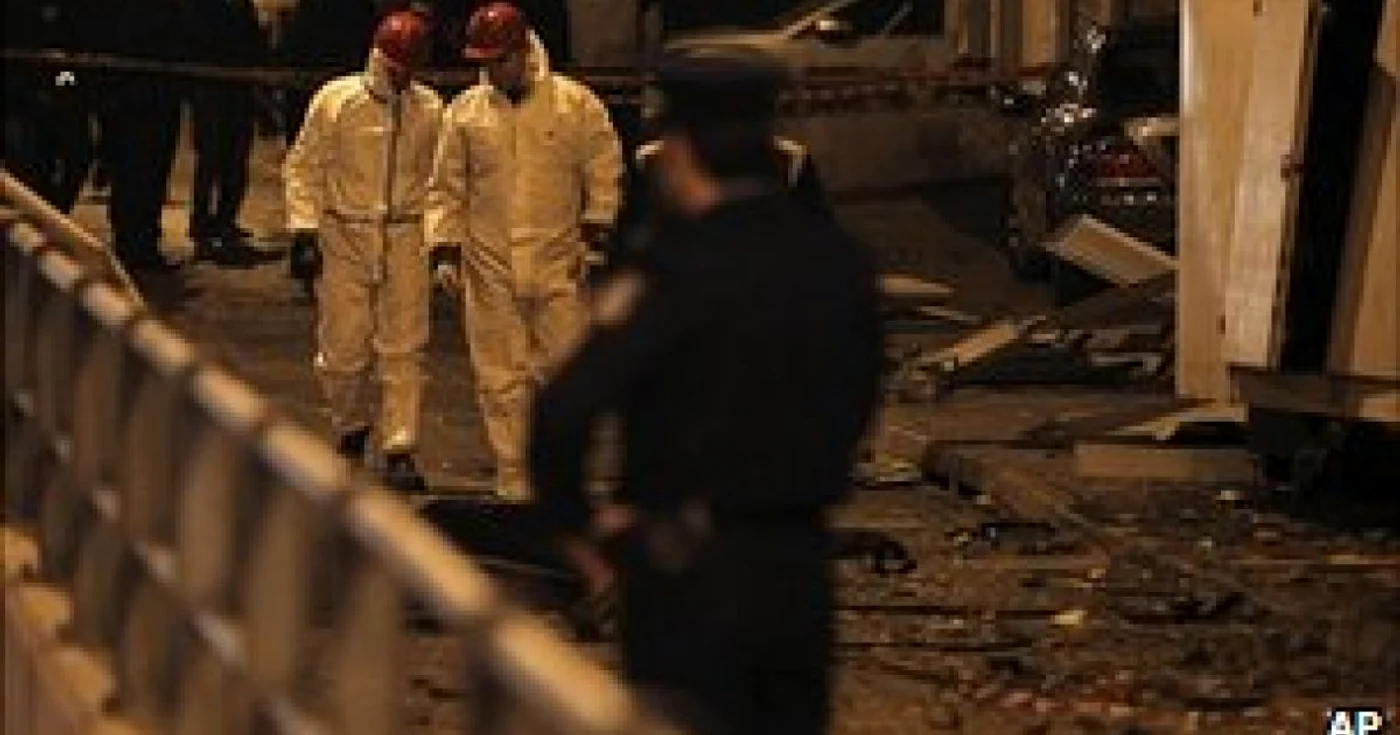 Bomba a fost pusă în faţa unui club de noapte