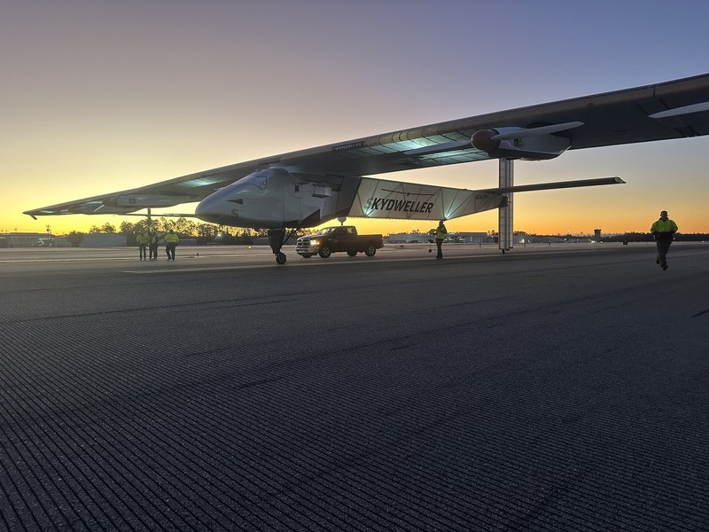 Skydweller, drona alimentată cu energie solară, care poate zbura timp de trei luni fără aterizare. Este mai lată decât un Boeing 747 și de 160 de ori mai ușoară