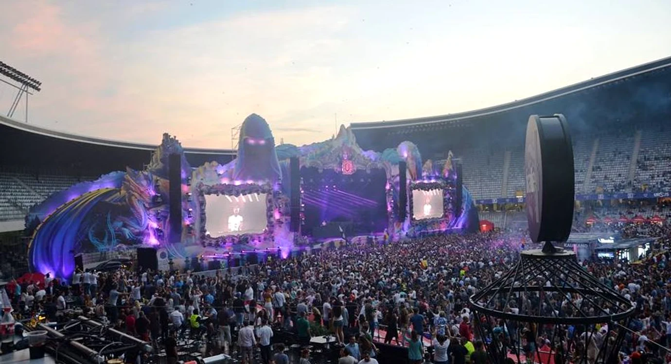 
    Publicul a umplut "Cluj Arena" în toate cele trei nopţi ale Festivalului UntoldFoto: "Adevărul"  