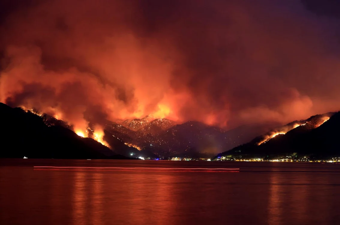 Mai multe state din sud-estul Europei se confruntă cu incendii de proporţii în ultima perioadă / FOTO Marmaris, Turcia / EPA-EFE