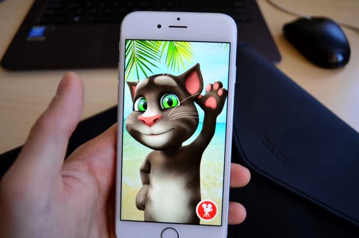 Talking Tom for Messenger