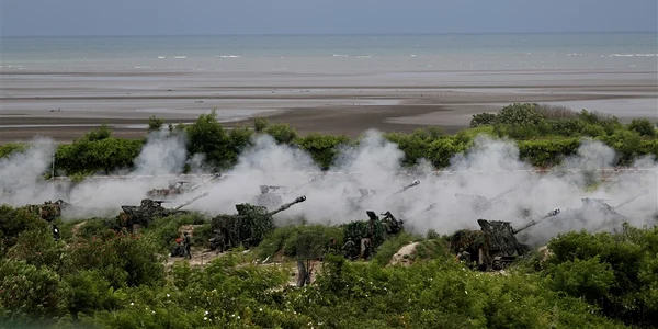 Obuziere M109 in timpul unui exercitiu FOTO EPA EFE jpg