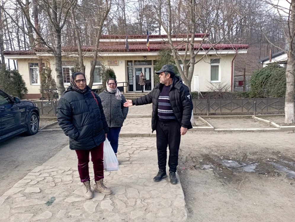 Mai mulți săteni din Coșula cer o a doua șansă la educație FOTO Cosmin Zamfirache