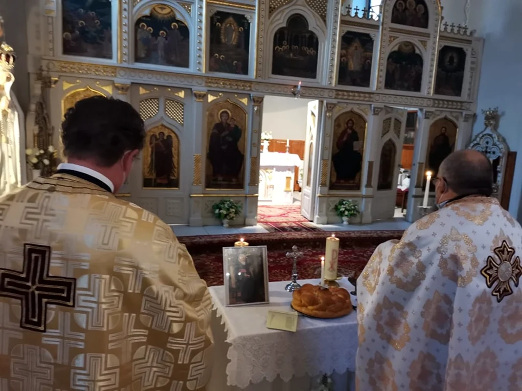 Parastas pentru Mitropolitul Nicolae Corneanu al Banatului într-o biserică greco-catolică FOTO Ş.Both