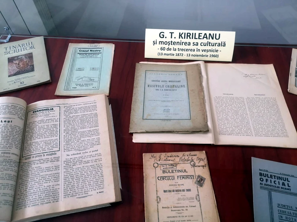Volume de mare interes documentar sunt la biblioteca din Piatra Neamț FOTO Biblioteca Neamț