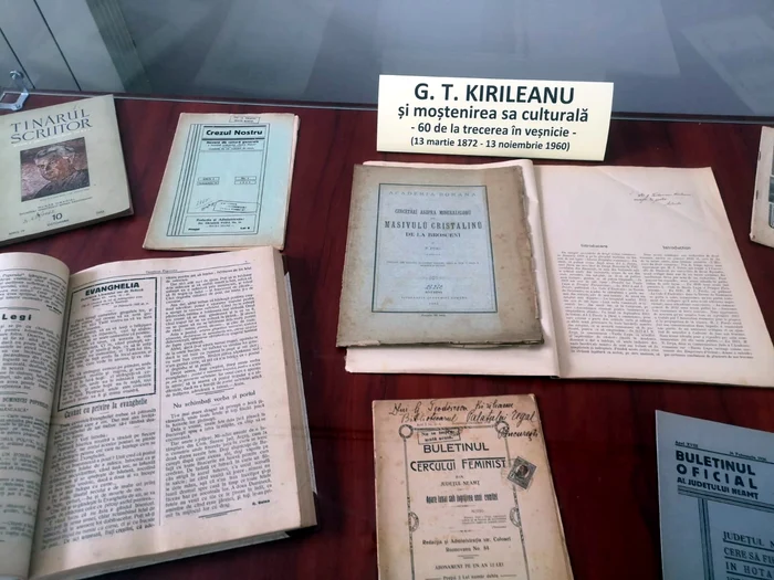 Volume de mare interes documentar sunt la biblioteca din Piatra Neamț FOTO Biblioteca Neamț