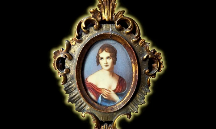 Expoziția ,,Cochetării. Urme ale eleganței de odinioară” 