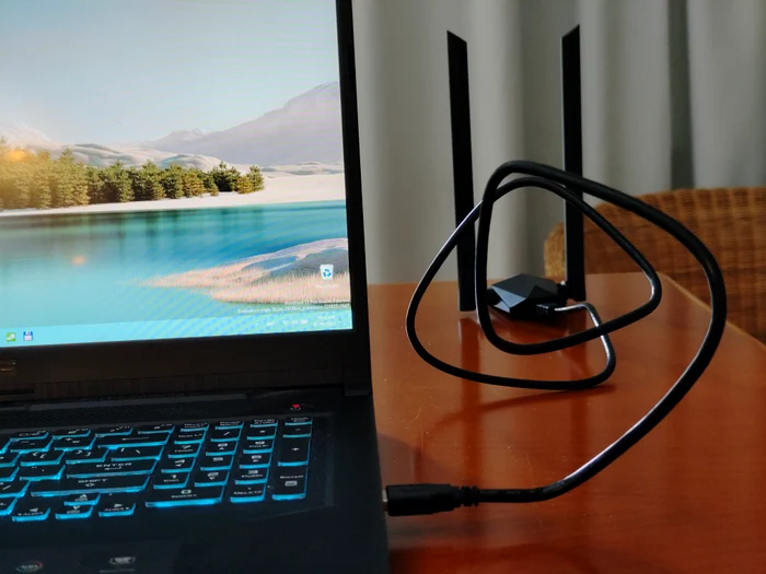 Tenda U18a conectat la laptop FOTO Adrian Pogîngeanu