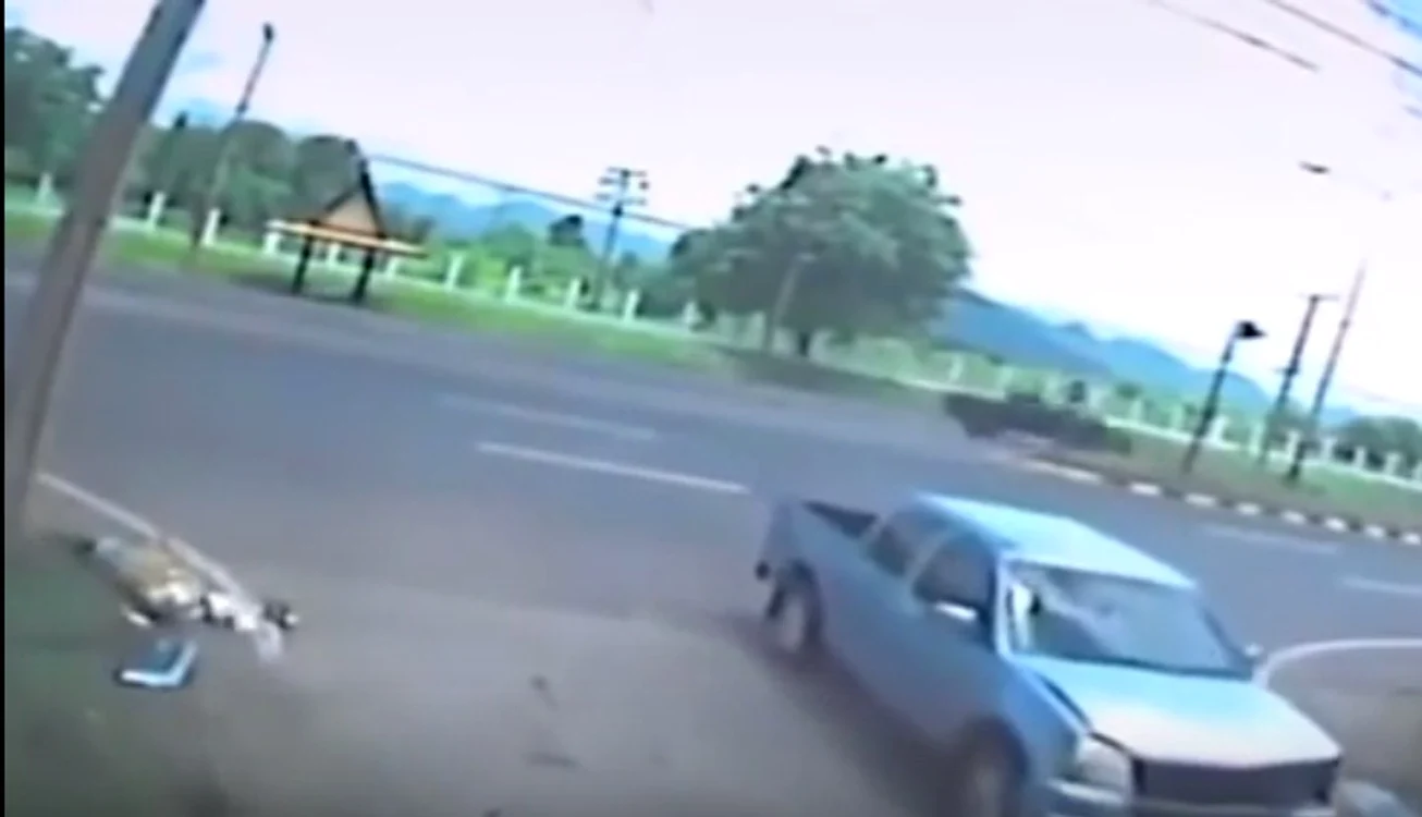 
    Camerele de supraveghere au surprins momentul straniu în care sufletul unei femei decedate pare că îi părăsește corpulFoto captură foto/Youtube  