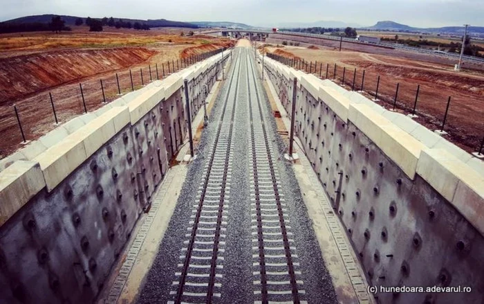 Ieşirea din tunelul Turdaş. FOTO: Daniel Guţă. ADEVĂRUL.