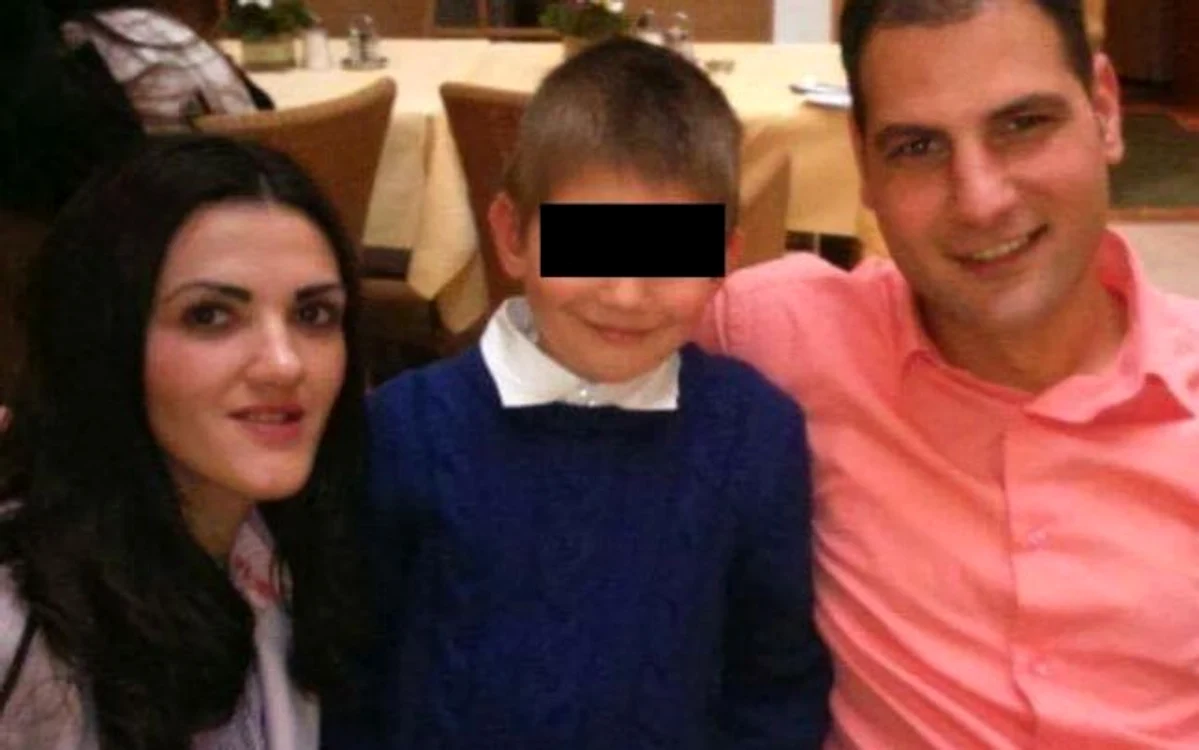 
    Adriana şi Cristian Coman, alături de fiul lor Denisfoto: SOS Nice  