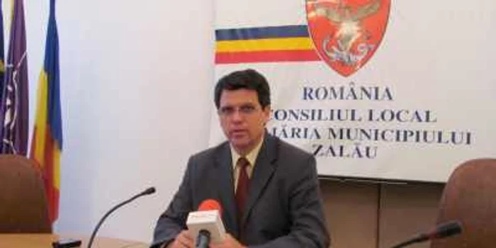 Primarul Radu Căpîlnaşiu spune că a fost nevoit să se descurce cu un buget de criză pentru sărbătorile din acest an