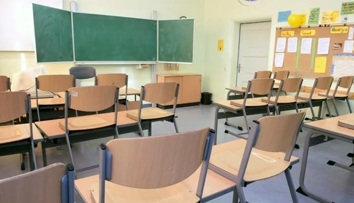 Toate școlile din municipiul Brașov trec în regim online, după ce rata de infectare a depășit 6 la mie Foto: Facebook