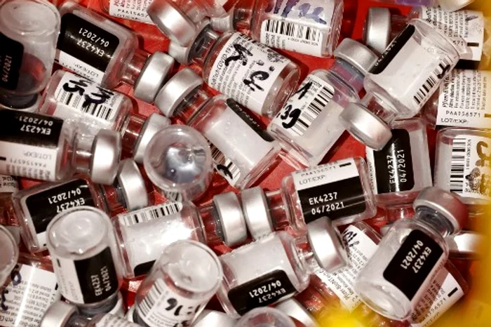 
    Stocul de vaccin produs de Pfizer şi BioNTech ar putea să fie epuizat prea repedefoto: AFP  