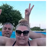 Șoșoacă la piscină