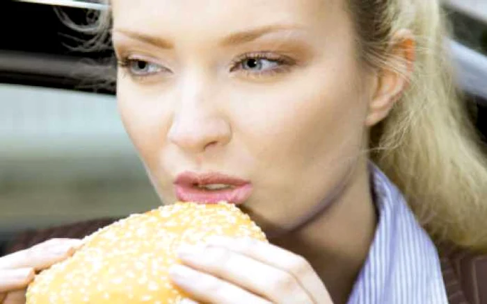 În ciuda gustului plăcut, alimentele nesănătoase trebuie evitate pentru că pot provoca insomnie