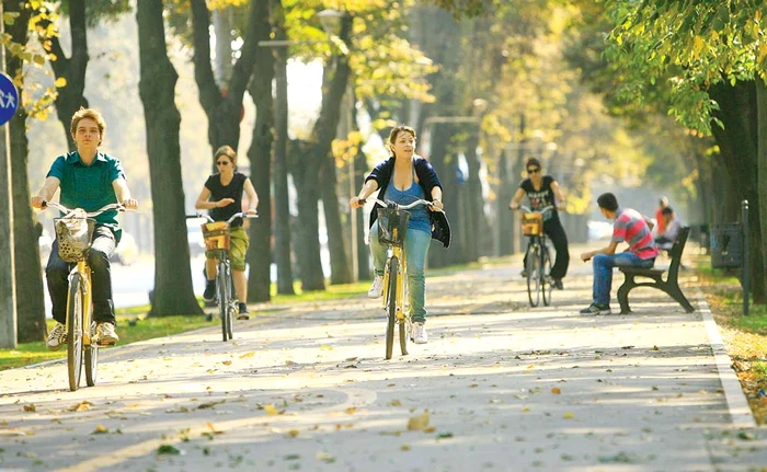 
    SUA. De trei zile, Chicago e afectat de ninsori şi îngheţFoto: Getty Images  