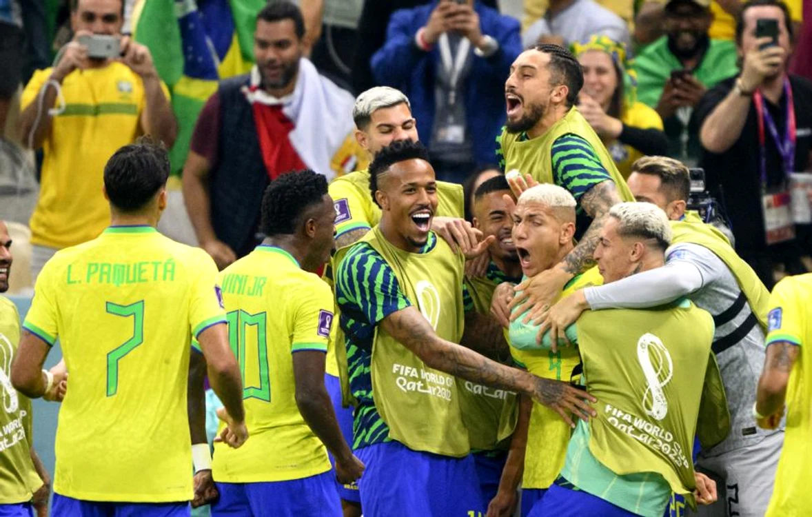 Jucători brazilieni au motiv de bucurie. Foto: EPA-EFE