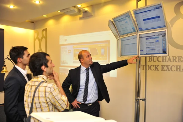 Acțiunile Băncii Transilvania și Nuclearelectrica ar putea intra în componența indicelui FTSE