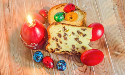 Cakes called Pasca made with cheese and raisins, traditional col jpeg