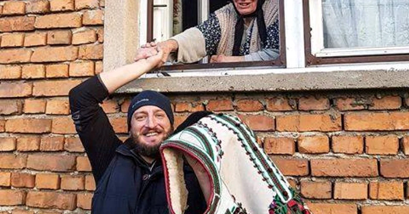 Radu Fradu şi cojocul binşenesc din Ţara Beiuşului Bihor Sursa Facebook Radu Fradu