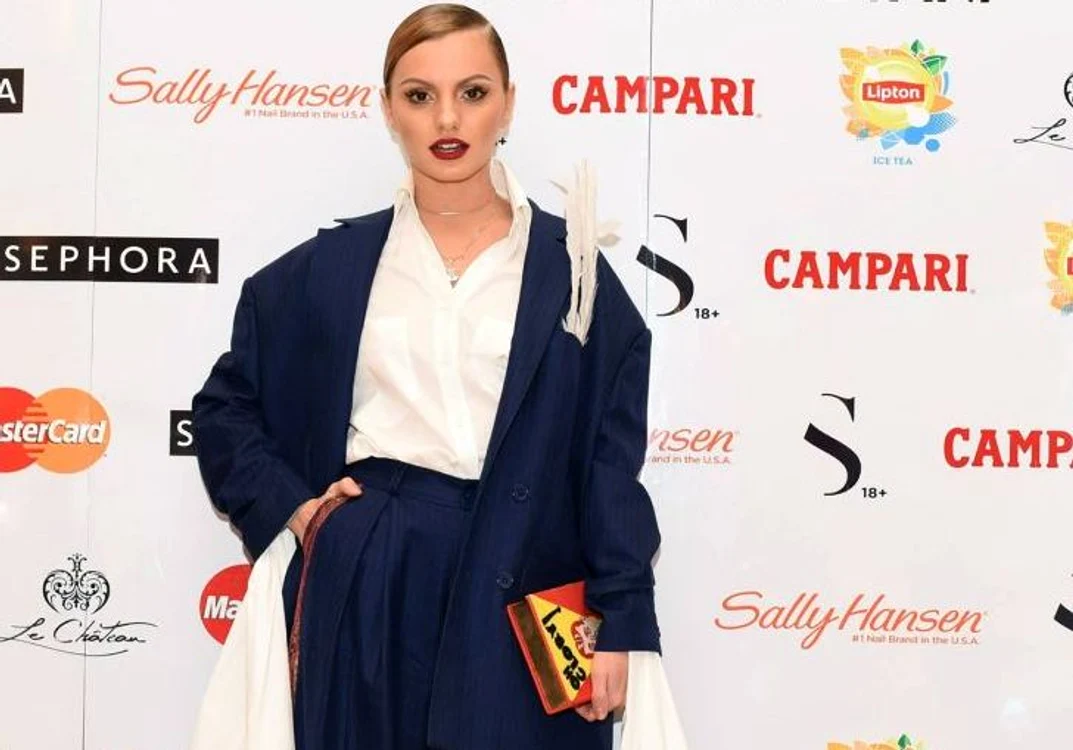 
    Stilul androgin o prinde bine pe Alexandra Stanfoto: Beau Monde  