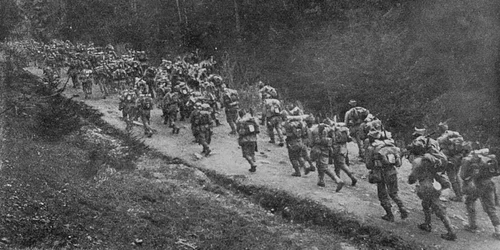 Armata romana 1916 trece Carpații