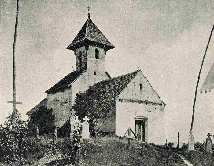 Pronaosul din secolul 18, înainte de demolare. Imagine din arhiva CMI, ante 1926. FOTO Wikipedia