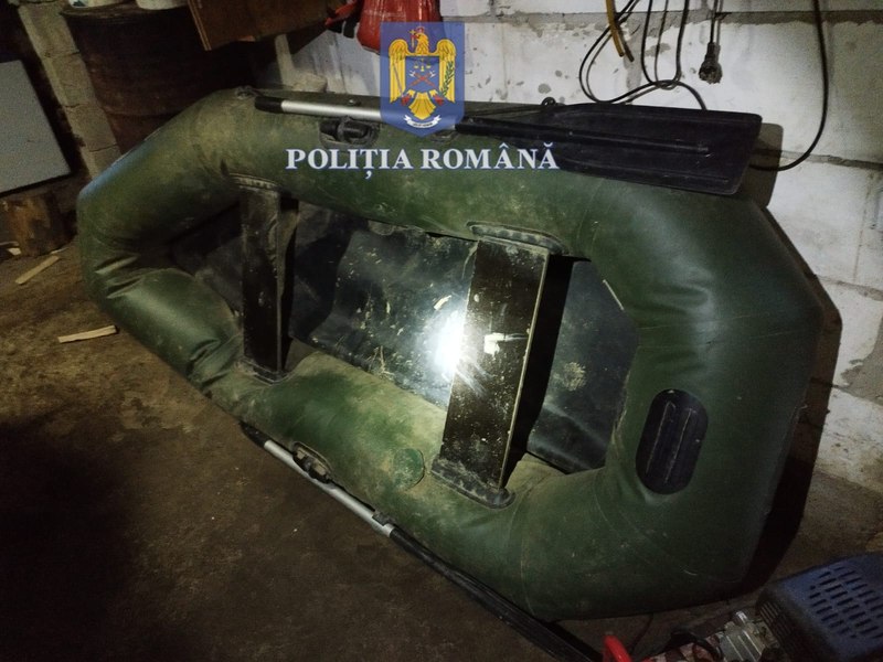 Braconieri ridicați de mascați în urma unor percheziții, în județele Suceava și Botoșani FOTO 