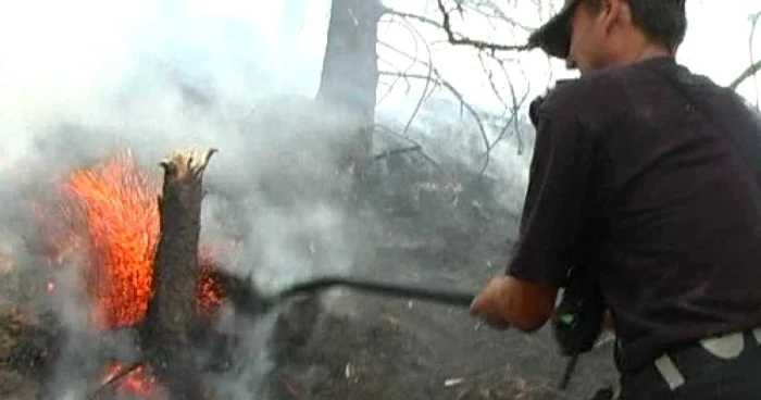 Incendiul a reizbucnit (arhivă)