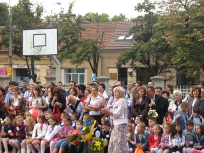 Oradea:Emoții în prima zi de școală (GALERIE FOTO)