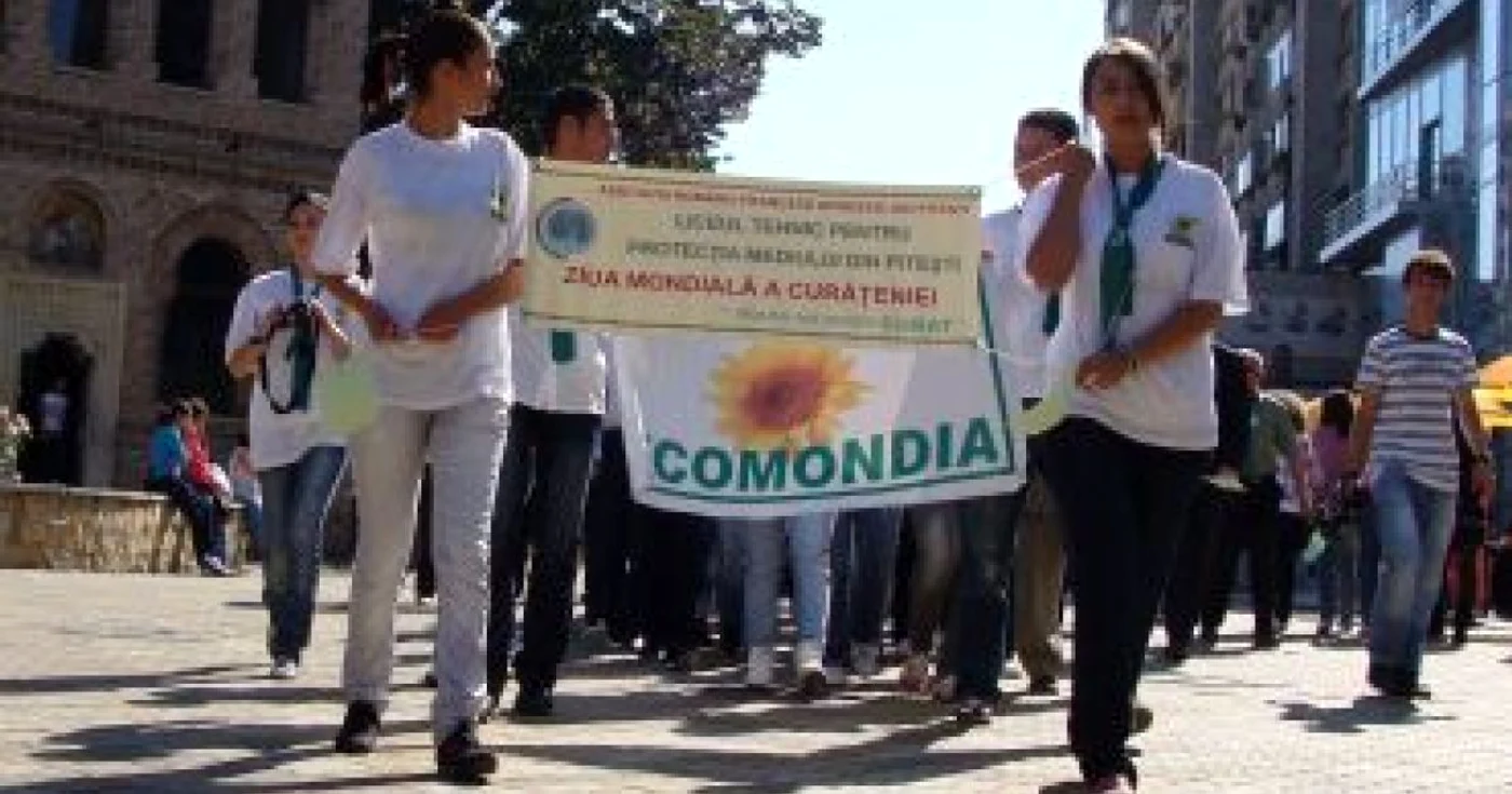 Pteşti: Ziua Mondială a Curăţeniei sărbătorită cu o acţiune de ecologizare
