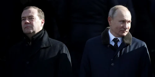 Dmitri Medvedev si Vladimir Putin FOTO EPA-EFE