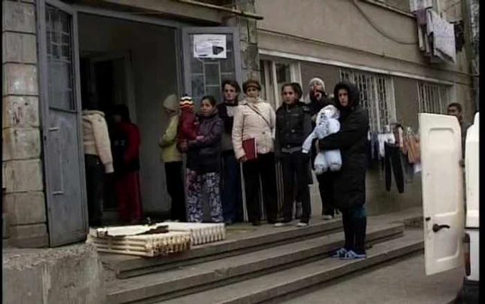 Familiile din căminul Decebal au rămas fără calorifere 