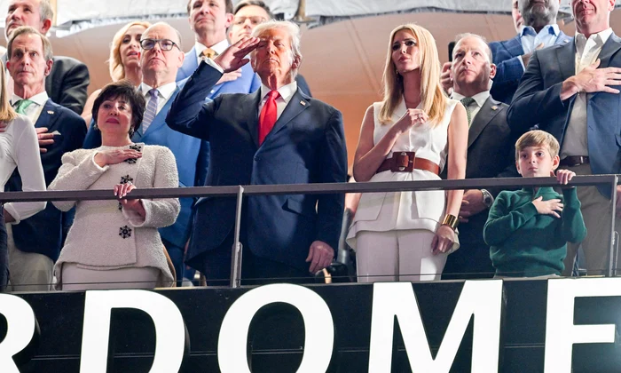 Trump la Super Bowl, Profimedia (2) jpg