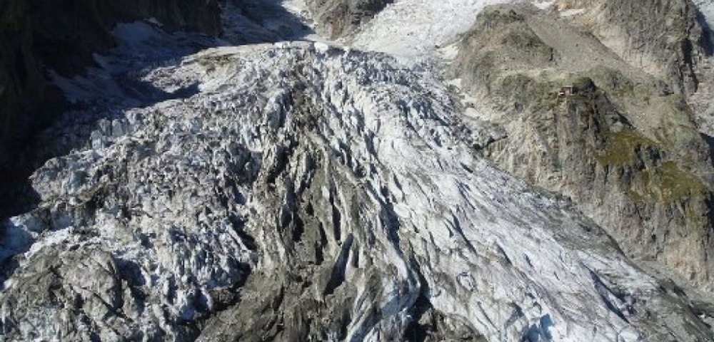 Trei alpinişti olandezi au fost găsiţi morți lângă un gheţar, în Elveţia