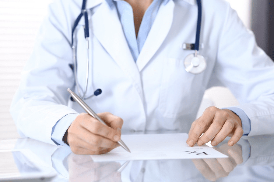 Un medic s-a dat drept președintele țării la telefon și a încercat să aranjeze angajarea unui nepot