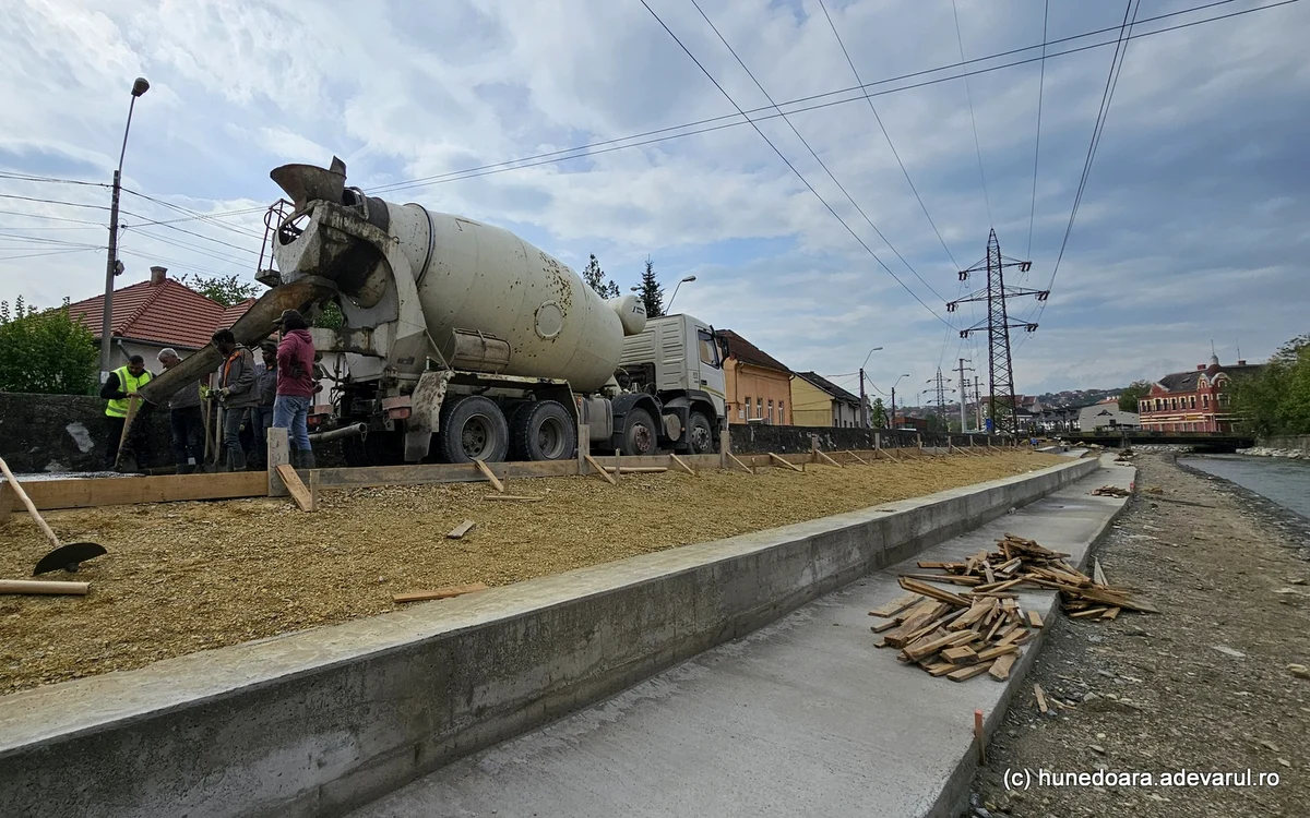 Promenada din Hunedoara, în șantier. Foto: Daniel Guță. ADEVĂRUL