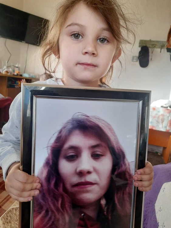 Trei frați au rămas în grija tatălui. SURSA Facebook