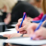 Examen - elevi- scoala FOTO Shutterstock 