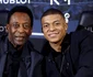 Fotbalist brazilian Pele si Kylian Mbappe FOTO EPA EFE