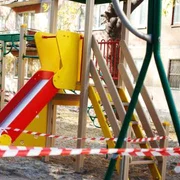 Accident intr-un parc de joaca pentru copii FOTO Shutterstock  