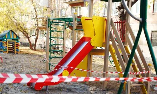 Accident intr-un parc de joaca pentru copii FOTO Shutterstock  