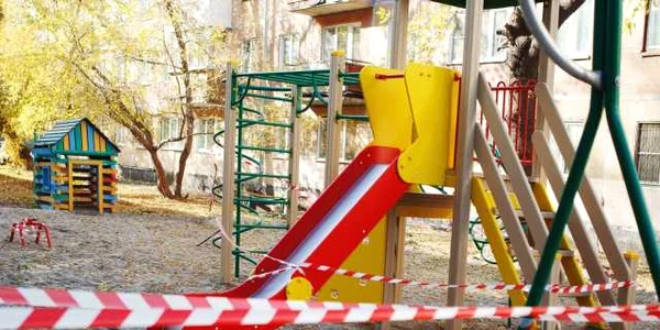 Accident intr-un parc de joaca pentru copii FOTO Shutterstock  