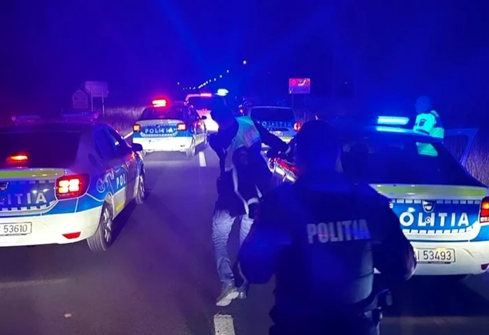 Mascații s-au dus să restabilească ordinea în Cojasca. FOTO IPJ Dâmbovița