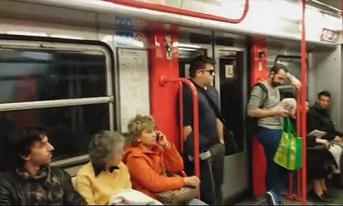 cantare in metrou jpeg