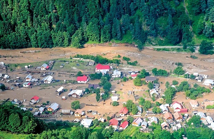 Râul Gilort a măturat totul în cale