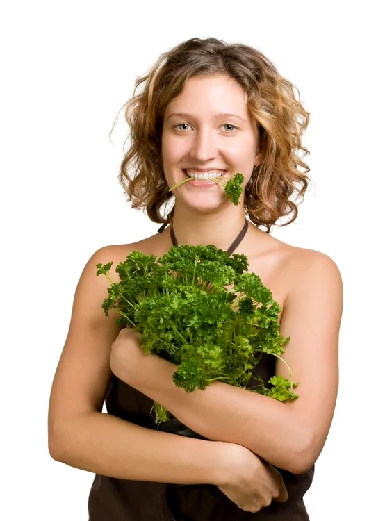 
    Pătrunjelul conţine vitaminele C, E şi BShutterstock  