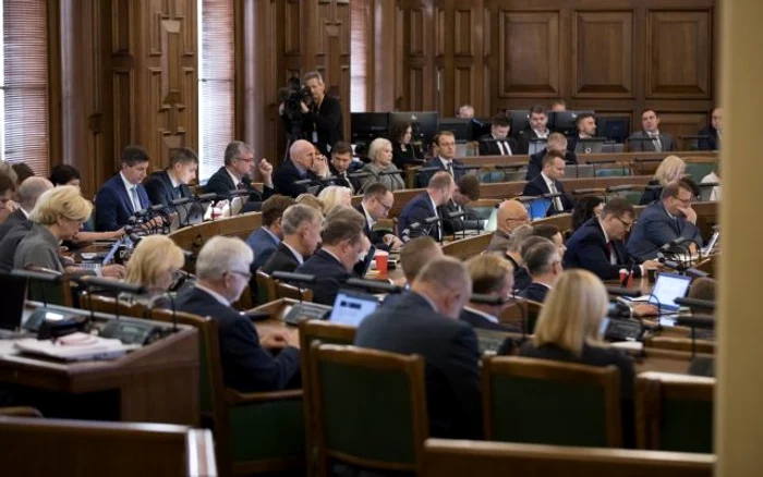 Parlamentul letonian a votat reintroducerea obligativității serviciului militar. Foto: Ernests Dinka