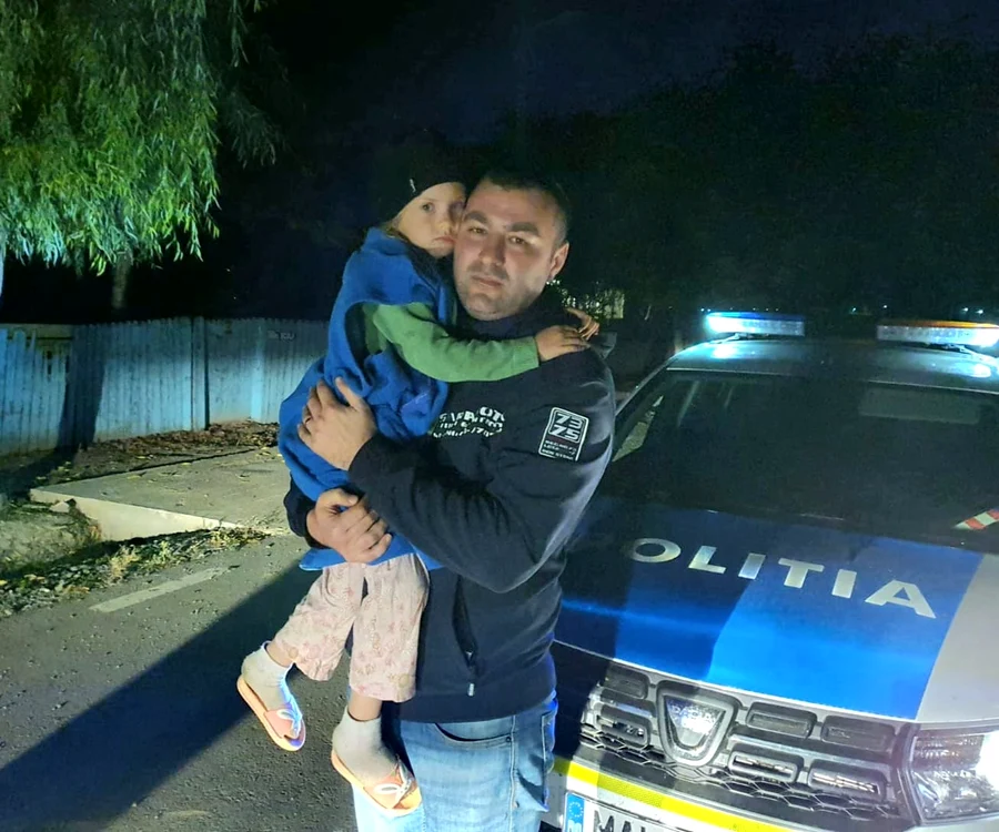 Fetița alături de tatăl ei FOTO IPJ Brăila